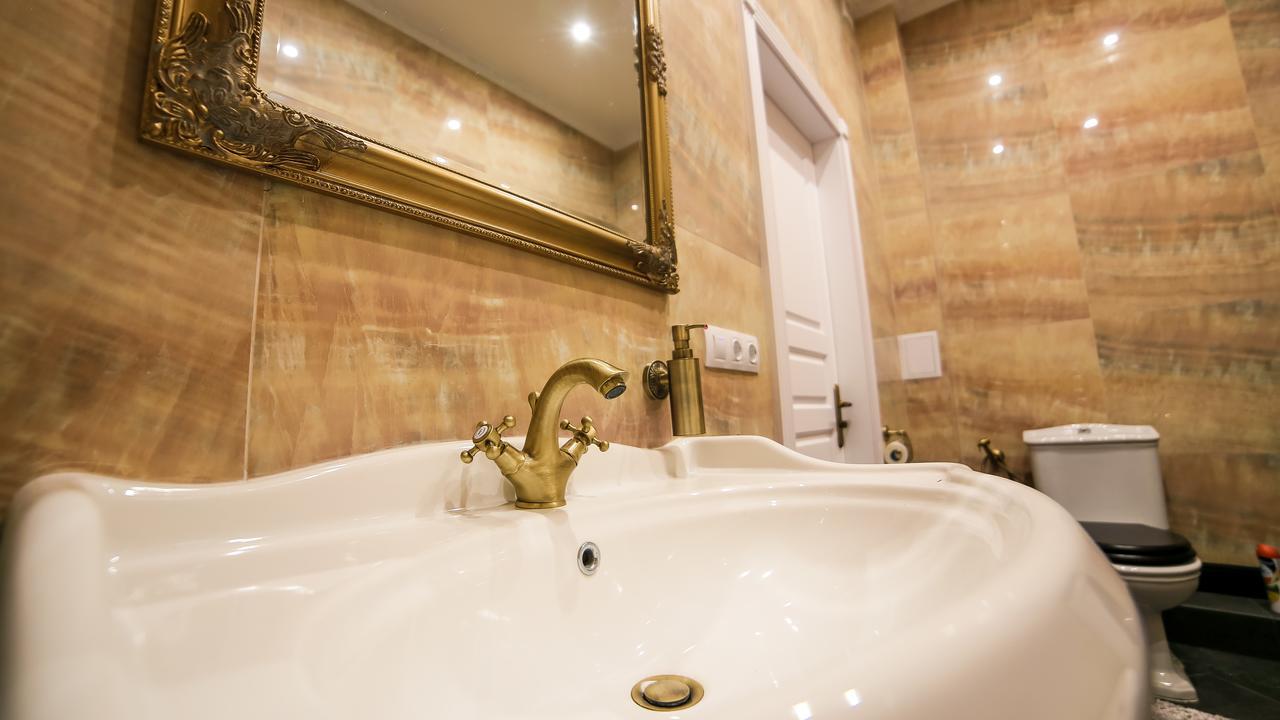 Franco Luxury Apartment Lviv Bagian luar foto